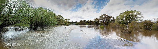 Jembaicumbene creek pano 1 2000-01