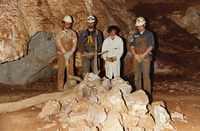 chris and bruce punchbowl cave 9220